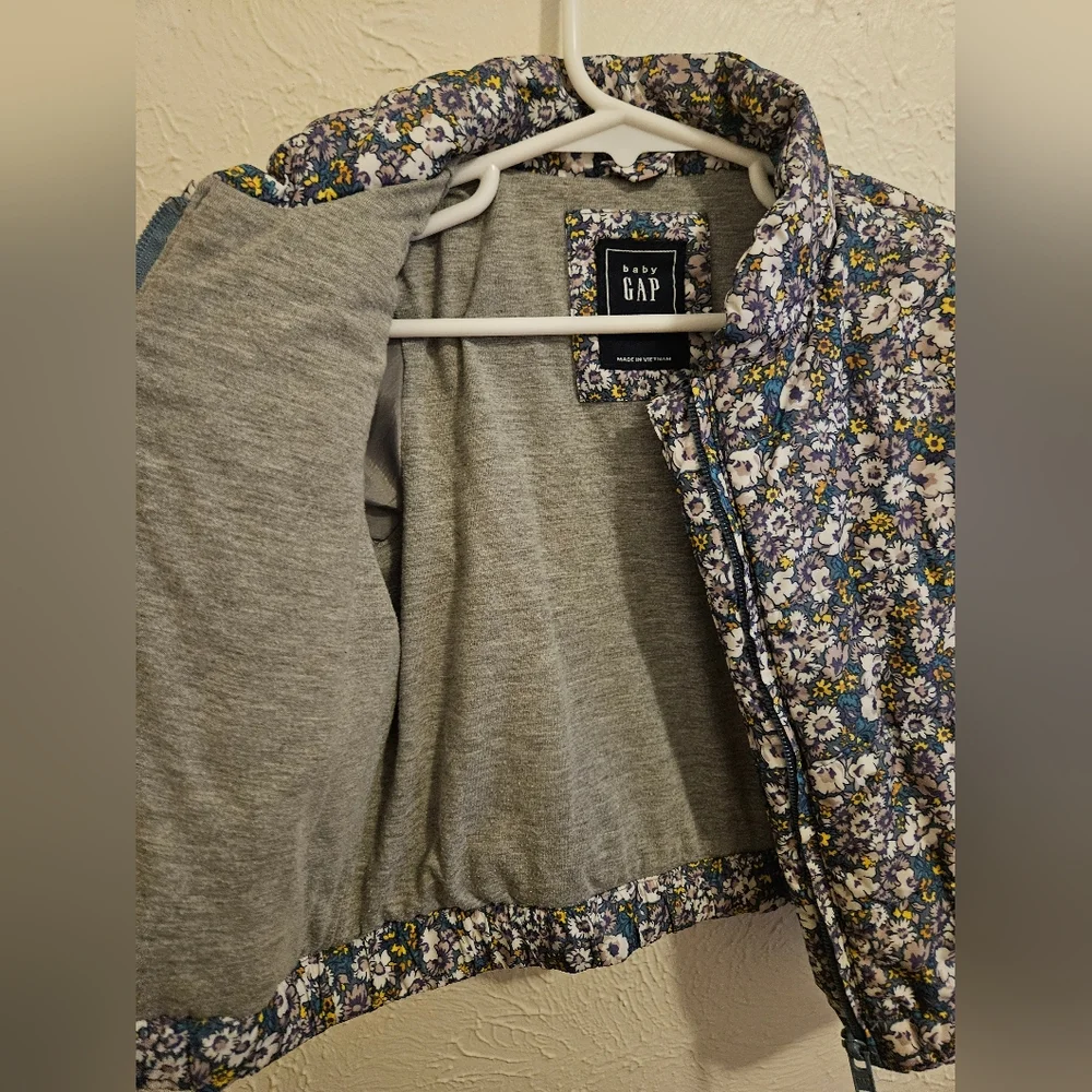 Baby Gap Floral Puffer Jacket - Picture 4 of 5